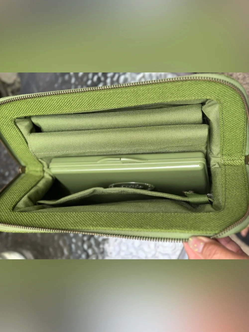 RARE 2009 Cake by Petunia Pickle Bottom Cameo Clutch Green Velvet Diaper Bag